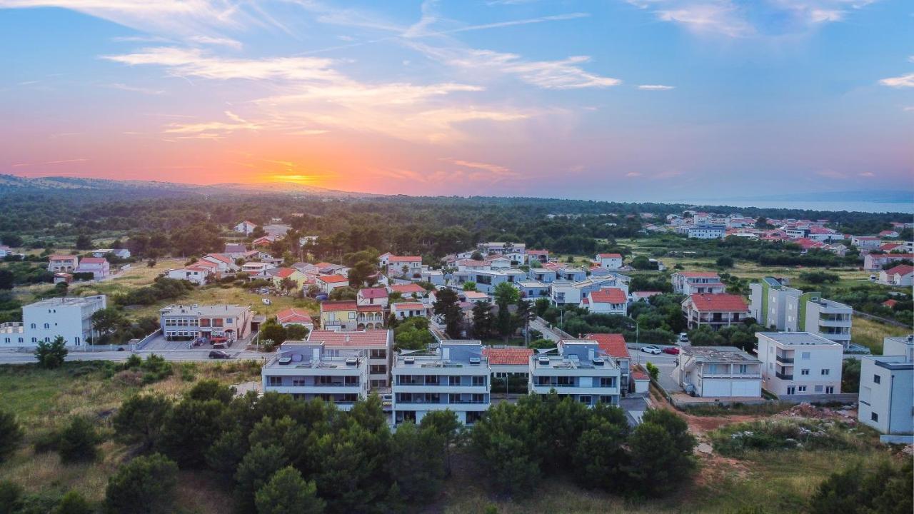 ויר Number One Apartments מראה חיצוני תמונה